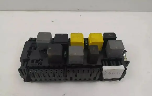 Mercedes-Benz ML W166 Fuse module A1669068201 0013586112 0968067211