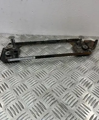 BMW 5 E60 E61 Pneumatic air compressor holding bracket 6777827 14178311 BBLW0100G5