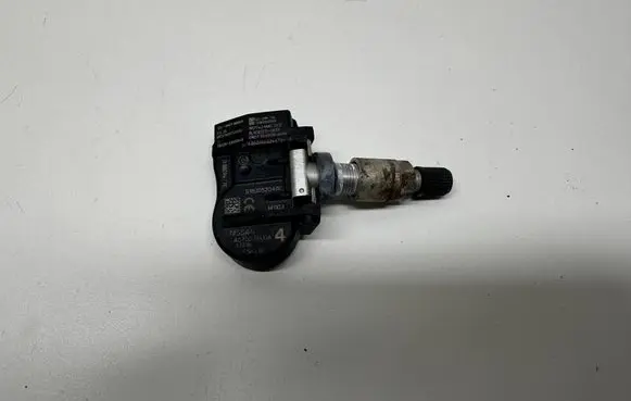 Nissan Qashqai Tire pressure sensor 407003VUOA S180052048E