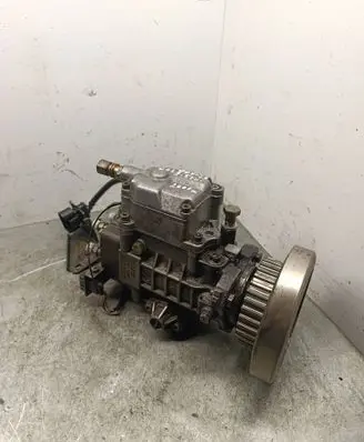 Volvo V70 Fuel injection high pressure pump 0460415990