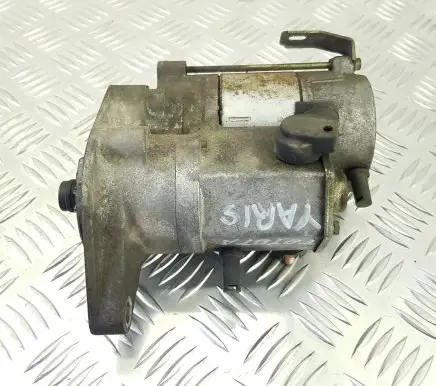 Toyota Yaris Starter motor 4280000570