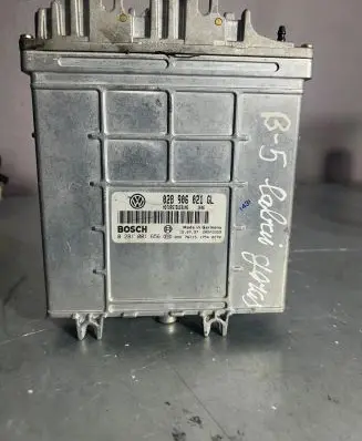 Volkswagen PASSAT B5 Engine control unit/module 028906021GL 28SA3359 0281001656