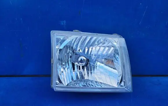 Ford Ranger Headlight/headlamp 11016303 KOITO