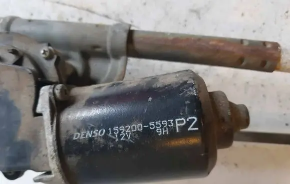 Suzuki Liana Front wiper linkage and motor 1592005593