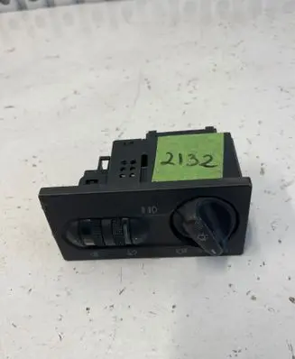 Volkswagen Golf III Light switch 1H6941531