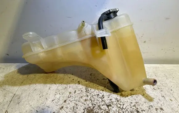 Dodge Challenger Coolant expansion tank/reservoir