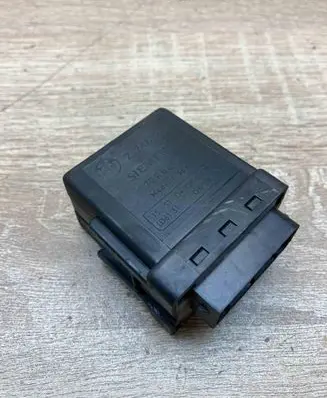 BMW 5 E39 Glow plug pre-heat relay 2246919 72RB510