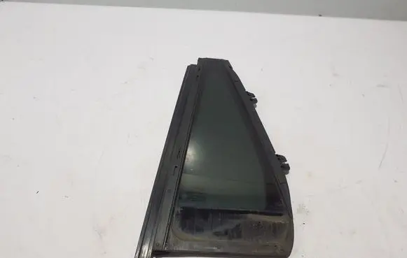 Volvo XC90 Rear vent window glass 31651873