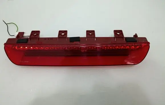 KIA Sportage Third/center stoplight