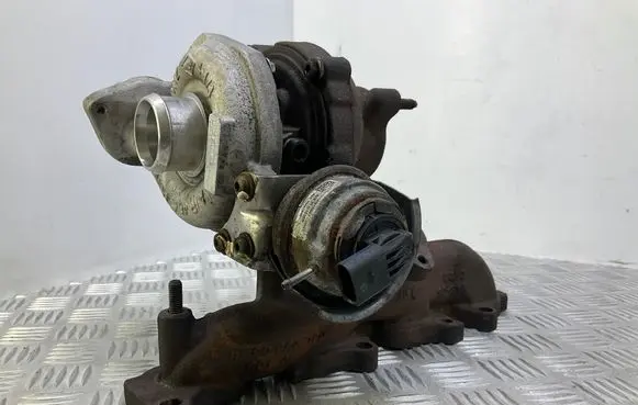 Audi A5 8T 8F Turbo 03L145721B 03L253033B