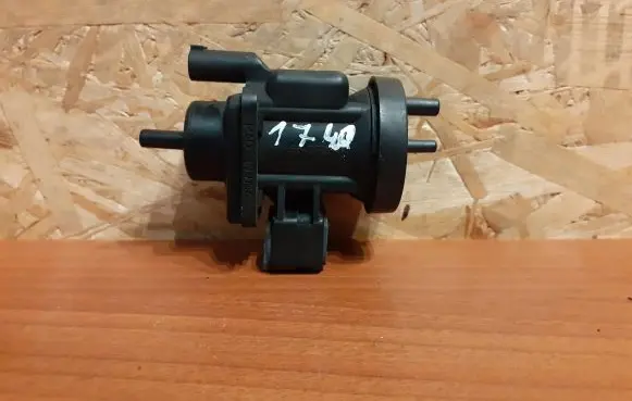Mercedes-Benz ML W163 Turbo solenoid valve A0005450527 1740
