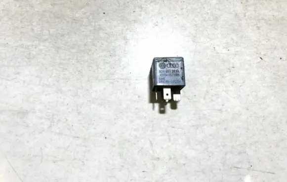 Volkswagen PASSAT B5 Other relay 8d0951253a v23134b52x301