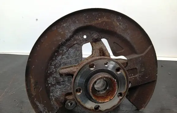 Volvo V60 Front wheel hub 6G913K171