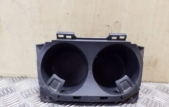 Cup holder front
