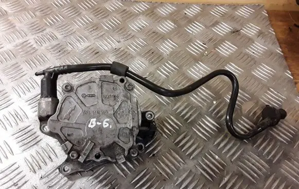 Volkswagen PASSAT B6 Vacuum pump 03L145100 020508A2