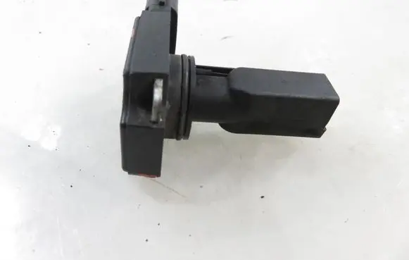 Toyota Avensis T220 Mass air flow meter 2220427010
