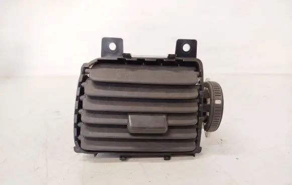Nissan Almera N16 Dash center air vent grill 68750BM400