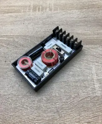 BMW 3 E46 Sound amplifier 165A1 FOCAL