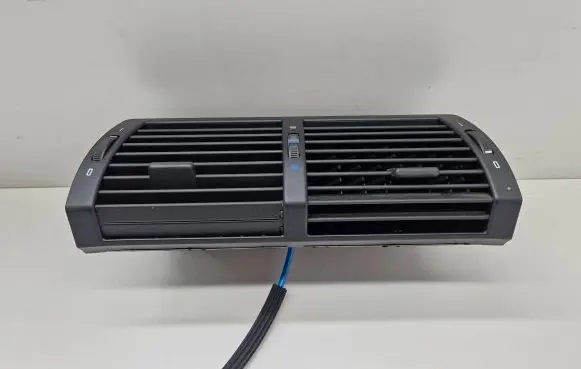 BMW X5 E53 Dash center air vent grill 8402221
