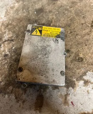 Mercedes-Benz E W211 Headlight ballast module Xenon 5DV00829000 01031661
