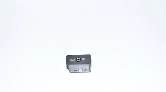 BMW 5 E60 E61 AUX in-socket connector 6986791