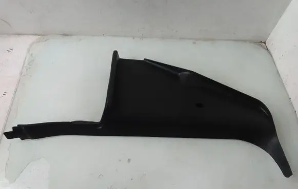 Foot area side trim