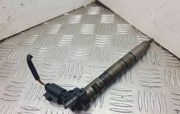 Audi A4 S4 B8 8K Fuel injector 03L130277 0445116030