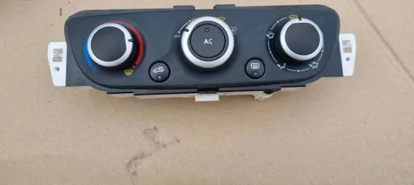 Renault Scenic III - Grand scenic III Climate control unit E1072183A 12121311