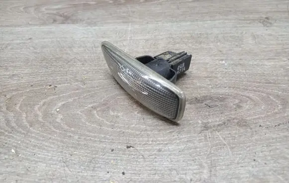 Volvo S60 Front fender indicator light 30722641