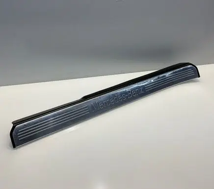 Mercedes-Benz S W221 Front sill trim cover A2216800135 2216800135