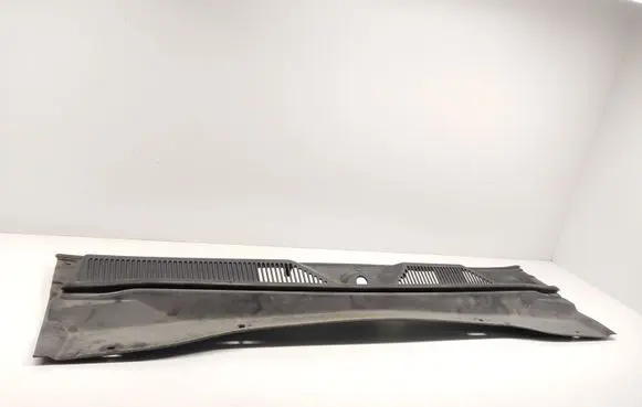 Dodge Nitro Wiper trim 