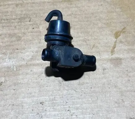 Mercedes-Benz 190 W201 Coolant heater control valve 