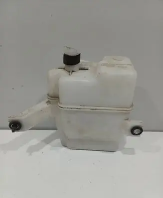 Toyota RAV 4 (XA40) Windshield washer fluid reservoir/tank 1789428110