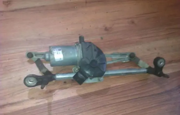 Opel Corsa D Front wiper linkage and motor
