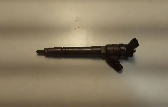 Nissan X-Trail T32 Fuel injector 0445110546
