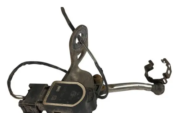 Headlight/headlamp level sensor