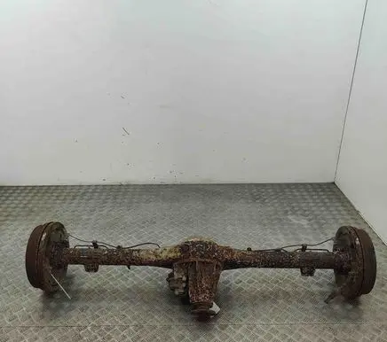 Toyota Hilux (AN10, AN20, AN30) Rear axle beam 411106A340 421100K080
