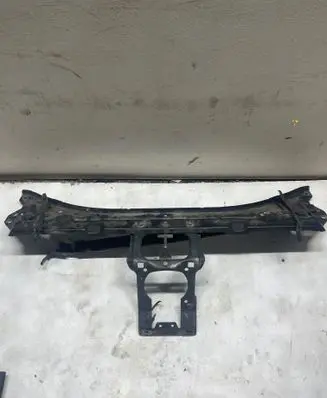 Mercedes-Benz E W211 Radiator mount bracket 