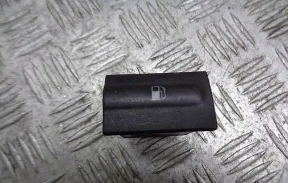 Skoda Octavia Mk1 (1U) Fuel tank opening switch 