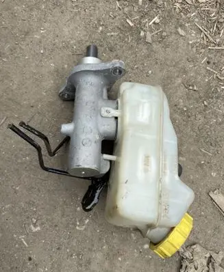 Volkswagen Transporter - Caravelle T5 Master brake cylinder 03350884891