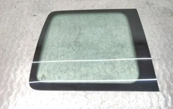 Volkswagen Caddy Rear side window 43R001583 E000231 DOT682M3232AS2