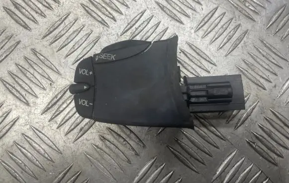 Multifunctional control switch/knob
