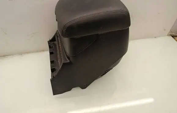 Mitsubishi Pajero Armrest 8011A37500 444915