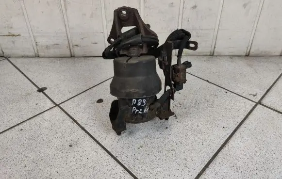 Toyota Sienna XL30 III Engine mount bracket
