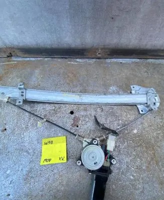 Mitsubishi Space Wagon Front door electric window regulator MB676906 0621004232