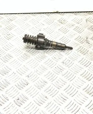Volkswagen Golf V Fuel injector 03G130073G