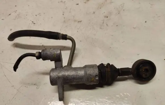 Audi A4 S4 B5 8D Clutch master cylinder 8D1721401