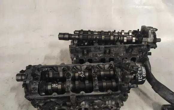 Opel Vectra C Engine head 