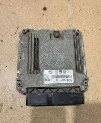 Volkswagen Golf V Engine control unit/module 03G906016CB 1039S06216 0281011900