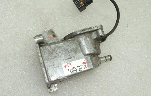 Volvo XC70 Thermostat/thermostat housing 8692934 9497484